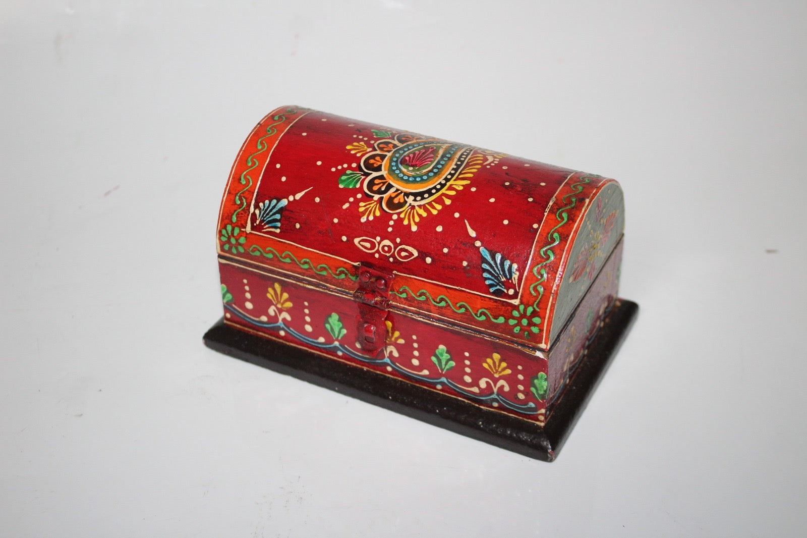Wood keepsake box or trinket box or jewel box