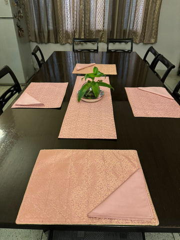 Benarasi brocade elegant table runner set in pink