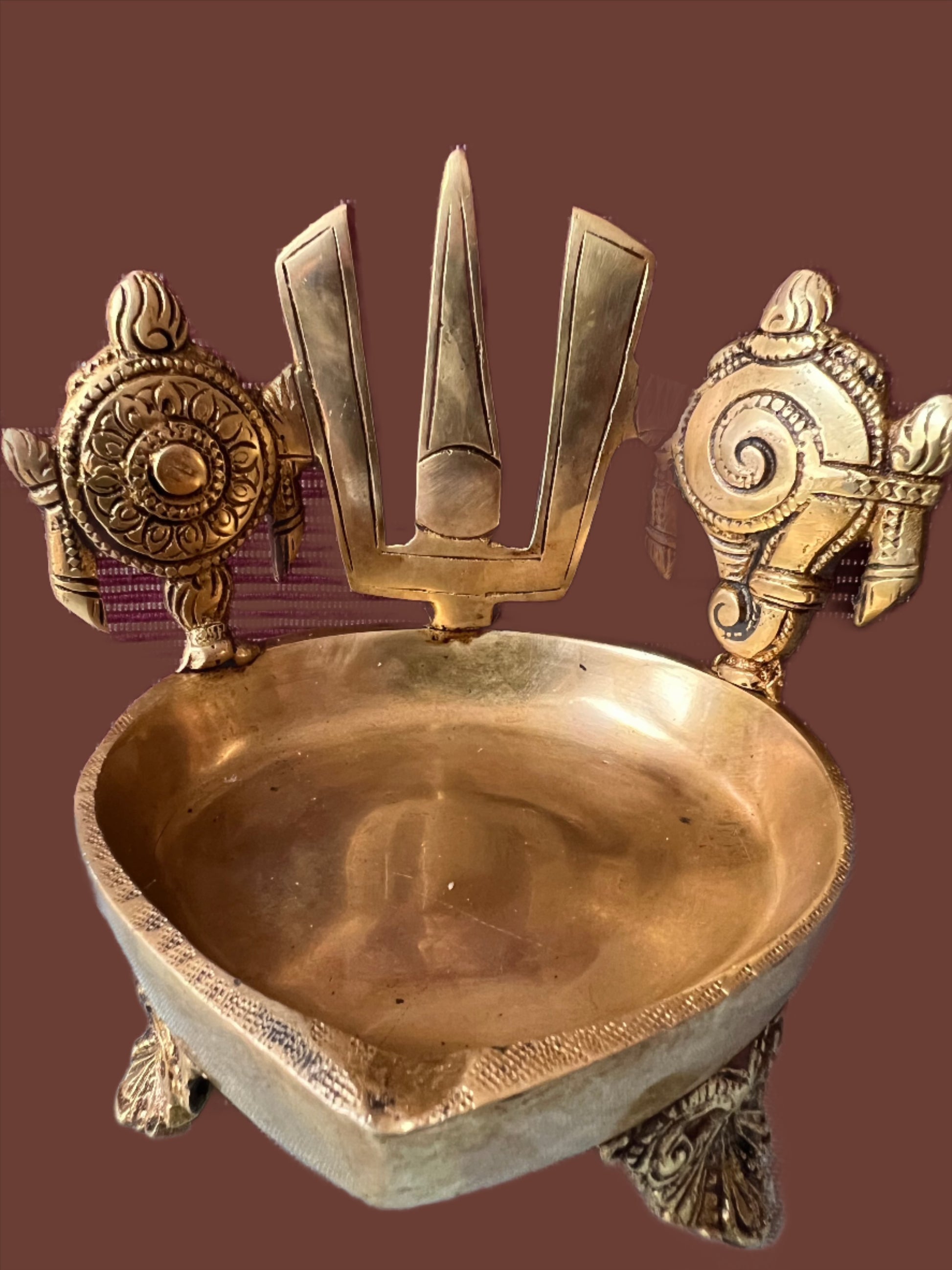 shanku chakra naamam lamp in brass