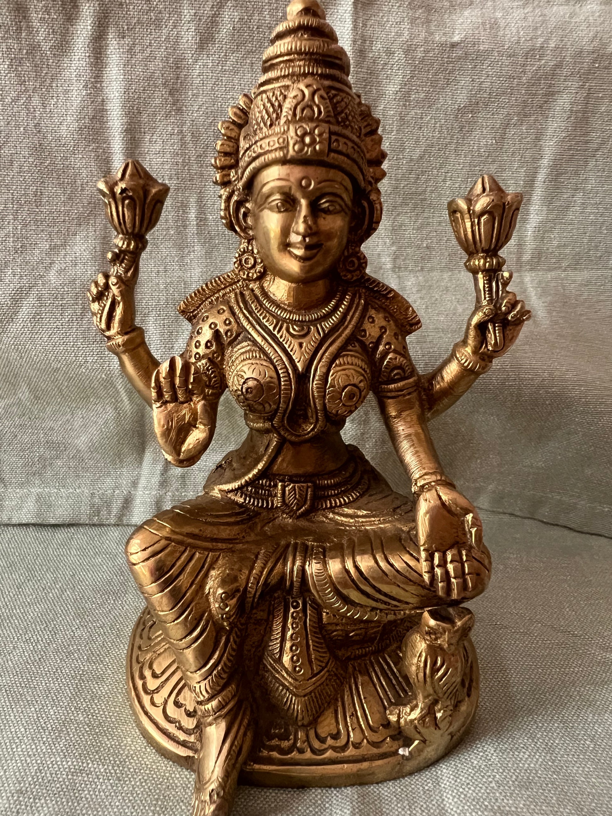Goddess Lakshmi Statue Brass Bronze - product photo 1