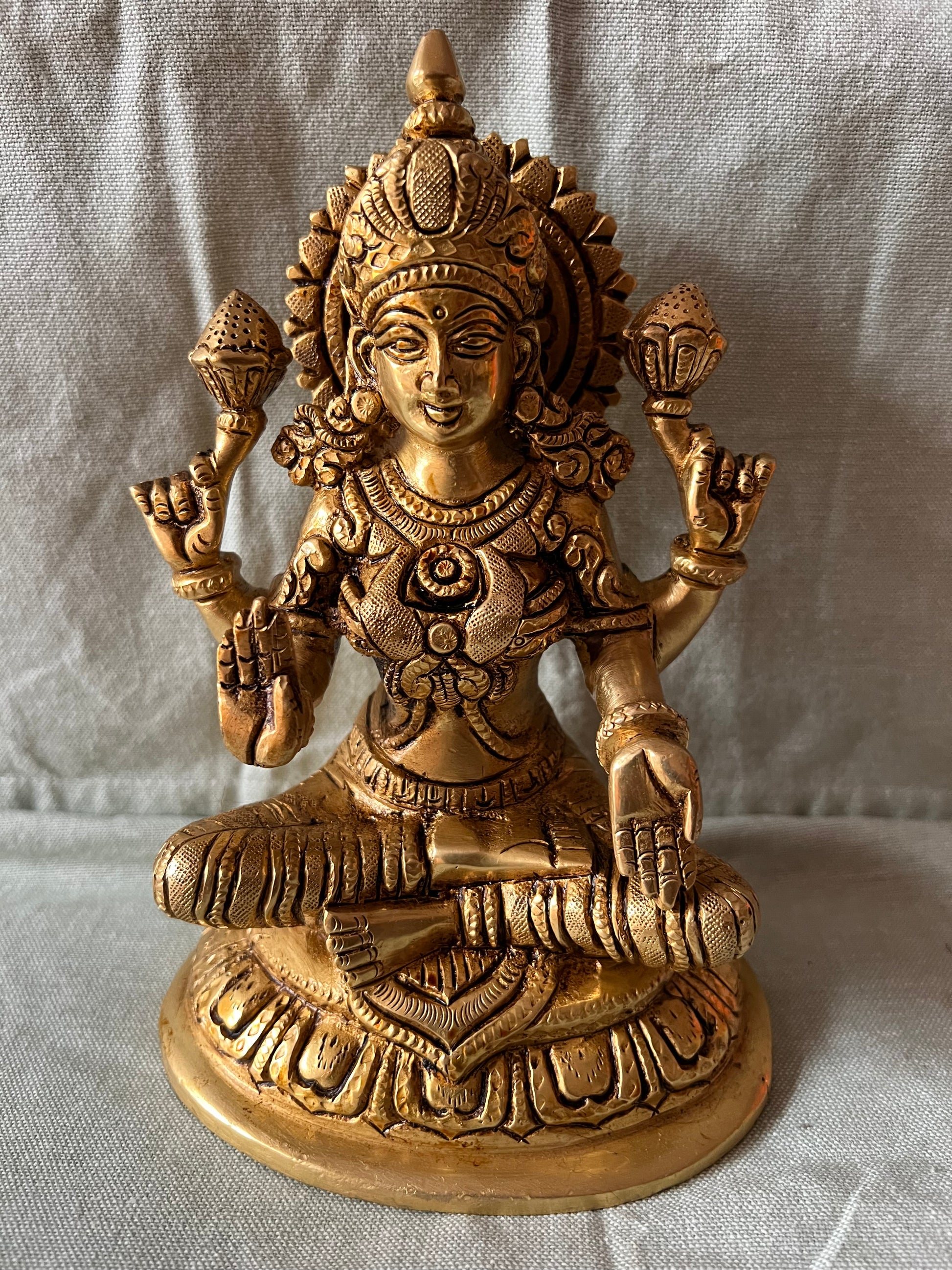 Goddess Lakshmi Statue Brass Bronze - product photo 2